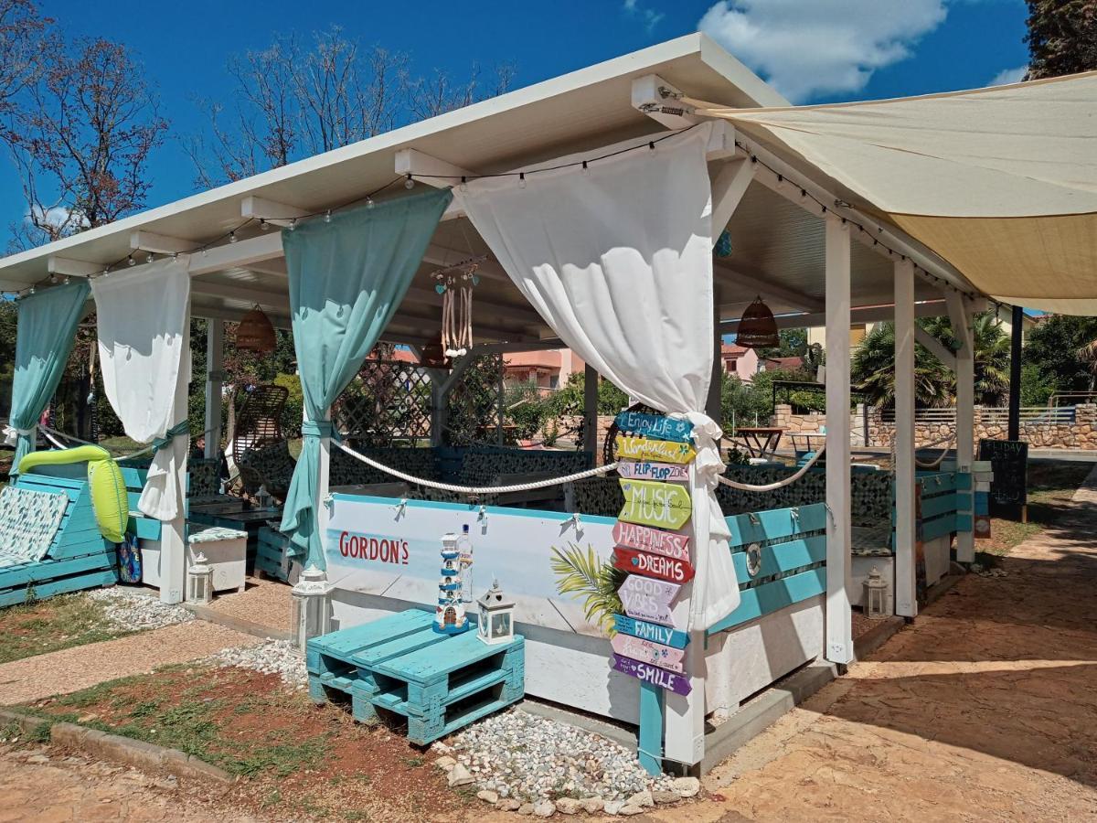 Apartman Sole Apartment คาริกาดอร์ ภายนอก รูปภาพ